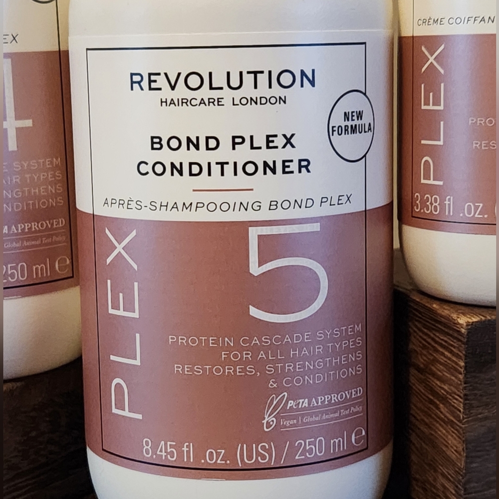 REVOLUTION HAIRCARE BUNDLE - Picture 4 of 7